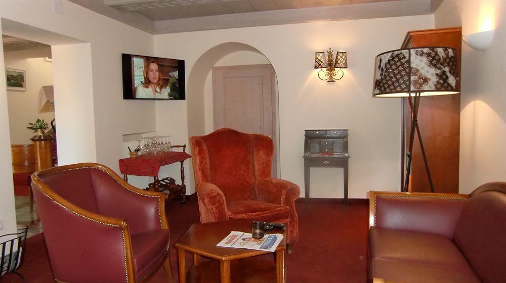 Hotel Traube เบรสซาโนเน ภายนอก รูปภาพ