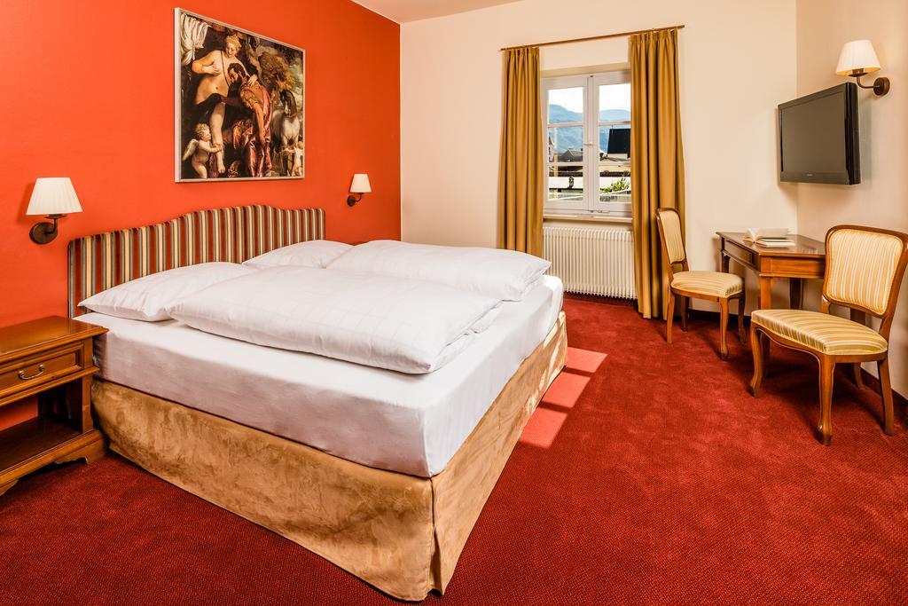 Hotel Traube เบรสซาโนเน ภายนอก รูปภาพ