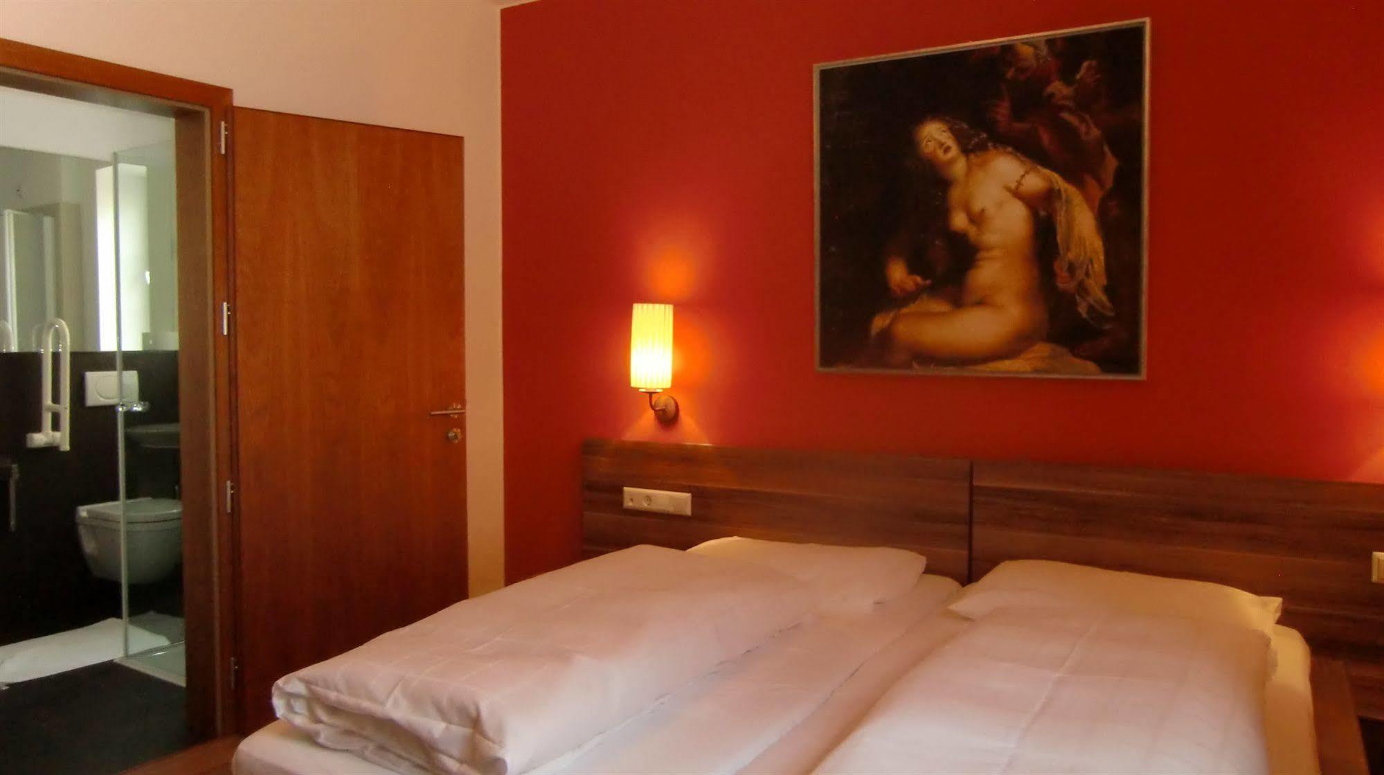 Hotel Traube เบรสซาโนเน ภายนอก รูปภาพ
